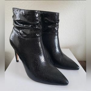 XOXO TAYLOR Patent Snake Booties, Size 6.5M Black
